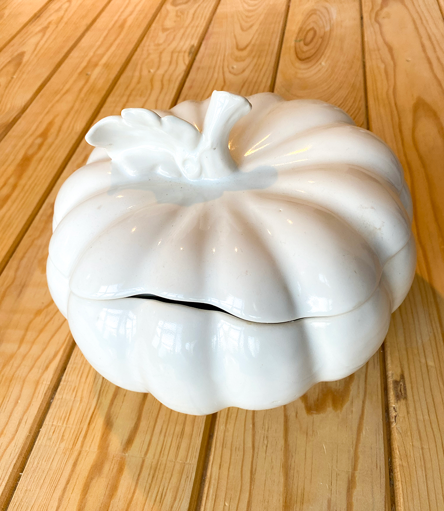 sopera de cerámica en forma de calabaza de otoño color blanco